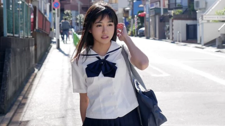 Screenshot 1 from KMHR-021 Fuwari Yua: The Innocent Daughter Becomes Her Perverted Dad’s Ideal Sex Toy – 120 Minutes of Incestuous Pleasure