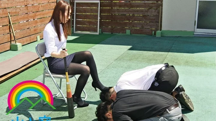 Screenshot 2 aus SOJU-016 Sakurai Moe: Die naiven Künstler des Talentmanagements unter äußerstem Druck... Verleumdung, Demütigung, Trinken, Verbot, Inzest 3P