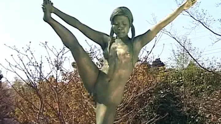 Screenshot 2 aus RCT-126 Wird zur Statue und zeigt sich in der Öffentlichkeit 90 Minuten Exposition & Disziplin Gotou Yurika, Wakatsuki Sena, Nakamura Shino