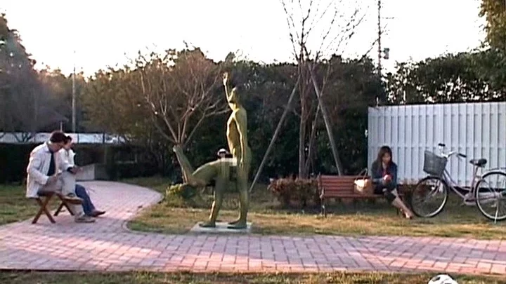 Screenshot 4 aus RCT-126 Wird zur Statue und zeigt sich in der Öffentlichkeit 90 Minuten Exposition & Disziplin Gotou Yurika, Wakatsuki Sena, Nakamura Shino