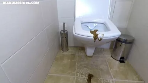 Screenshot 5 from Smelly Poop and Muddy Butt (17.10.2020)