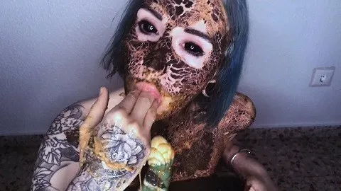 甜蜜的呕吐,拳击我的嘴巴(来自我们高级用户的特别色情请求)$44.99 由 DirtyBetty 提供
