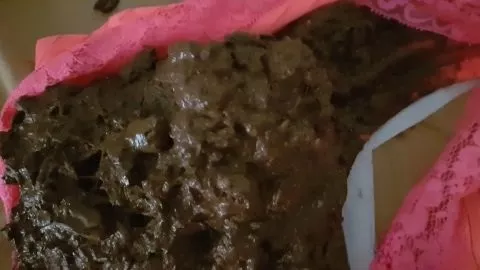 Screenshot 5 aus Thefartbabes Cutie Enormous Poop 22.03.2020 FHD-1080p
