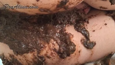 Very smelly shit in shorts