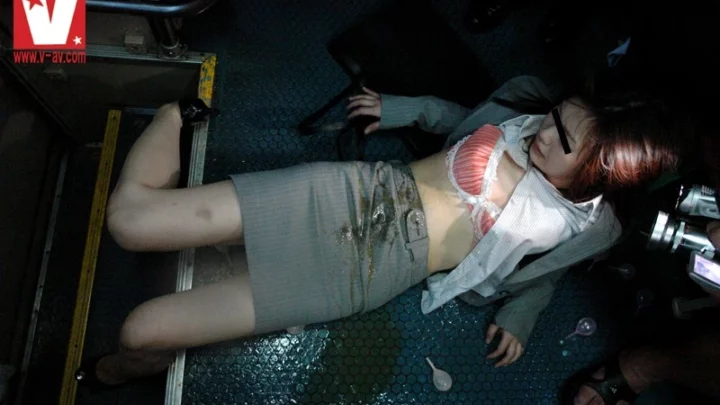 Screenshot 2 from VVVD-125 排便狂热:无肛门马赛克的最佳12星 6小时 Vi 排便