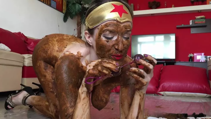 WonderWoman is a DirtyWoman starring in video JosslynKane