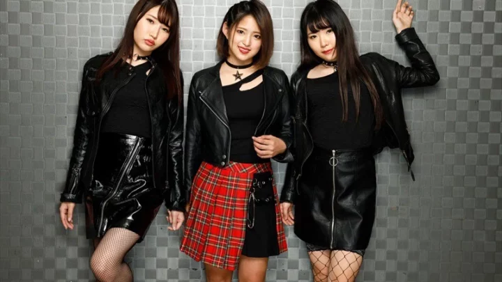 Screenshot 1 from XRW-995 Nagisa Mitsuki: Girls Band Edition – The Cutest Delinquents Absolutely Can’t Resist Erotic Charm! Rhythmic Movements and Mid-Scene Sex with Suzuka Kurumi REAL (Real Works)
