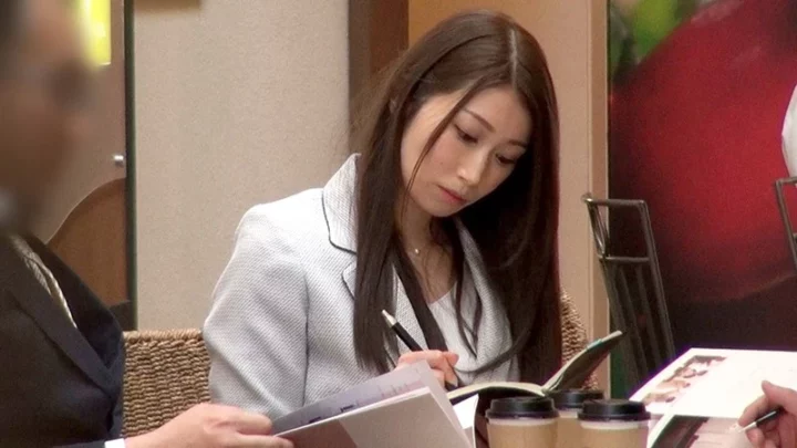 Screenshot 1 from ISRD-001 Saeki Yumika: Secretary in… (Tight Sweater Room) Dream Ticket