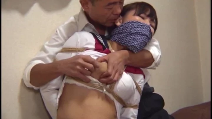 Screenshot 1 from CMC-254: 모리 치사토의 10년 후 강의: 젊은 아내 관장 훈련 모음