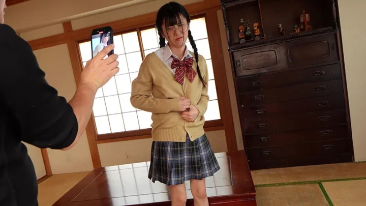 Screenshot 1 aus SOAN-128 Shinonome Azusa: Analberatung - Schulrückkehrerin gezwungen, dem Analclub beizutreten, dicker behaarter Hintern, doppeltes Anal, unbedingt sehenswertes Anal-Expansion