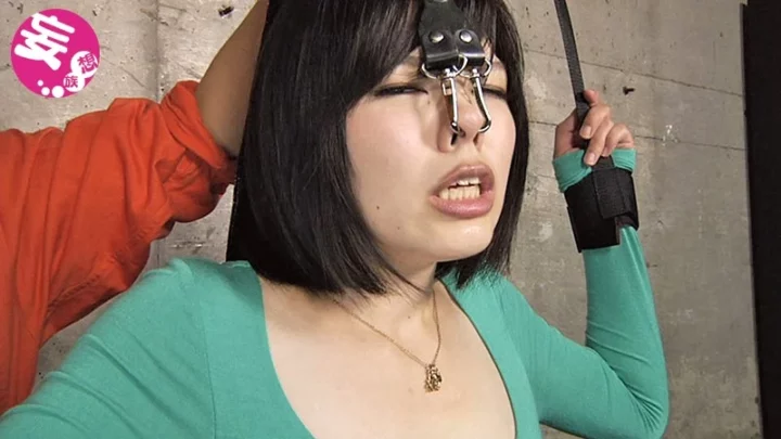 Screenshot 1 from EVIZ-057 BBM 鼻钩癖：处女鼻钩和嗅闻 / Fantastiya Clan
