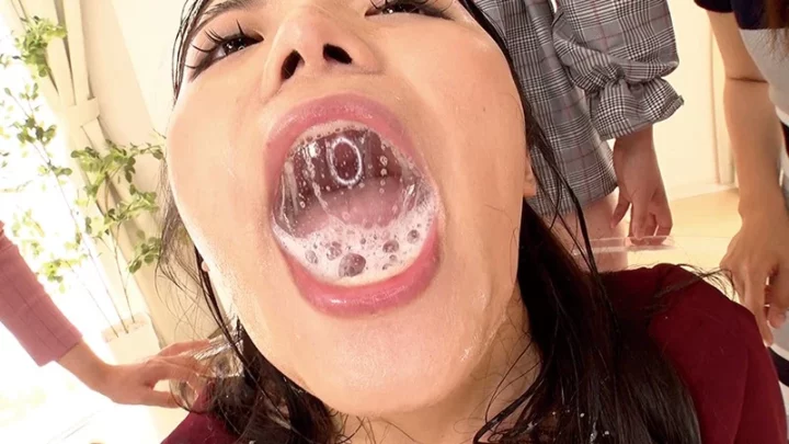 Screenshot 5 from EVIS-352 Koharu: Overflowing Saliva, Swallowing Cum, Face Covered in Sperm – Kurashina Moe, Hashino Airyuu Ebisusan / Mousou Zoku