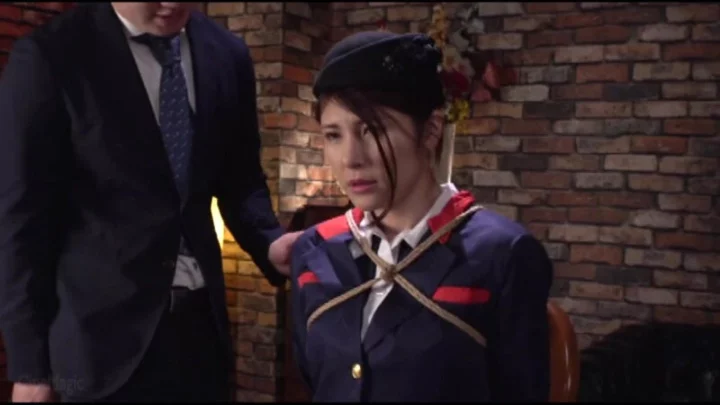 Screenshot 10 aus CMN-260 Einlauf Hafen EX25: Hazuki Momo, Hanamiya Rei, Asakawa Shizuka, Sasamoto Yurara, Shinkawa Yuzu - Erniedrigung Defäkation Noir