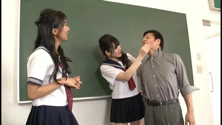 QRDA-102: 強く美しい女王、素晴らしい脚、足の礼拝と尿を飲む - 女王縛りオルブーツクイーノロド のスクリーンショット 11