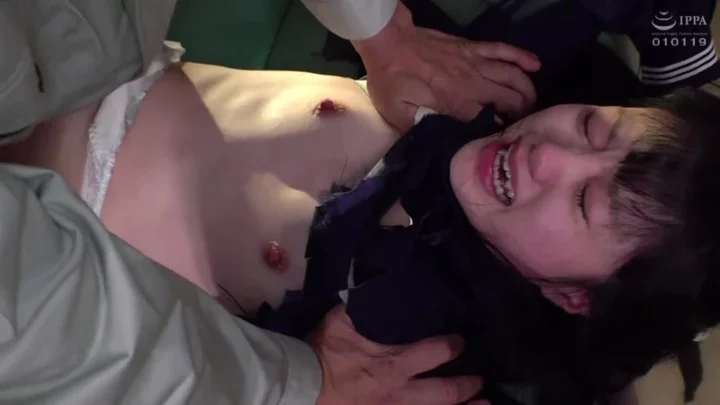 SVDVD-862 椿の女子校生たちが吸い尽くし、射精直前に収穫！ そして全メンバーが露出！ 新旧含む 第14巻 サディスティック村のスカート のスクリーンショット 11