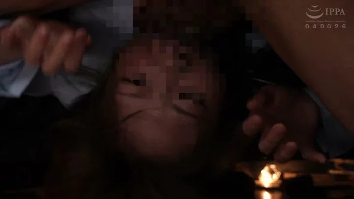 Screenshot 13 aus DDFF-055 Seto Hinako: Ein schönes junges Mädchen, das von einem abnorm lustvollen Typen dominiert wird, der Iramachi-Freunde tief throated.