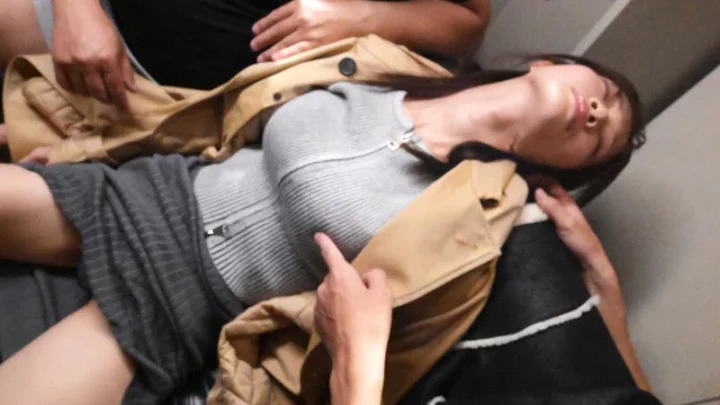 Screenshot 15 from SDAM-161: Recording of a Submissive Beauty – Salon Receptionist Forced into Hardcore Blowjob and Creampie, SOD Amateur