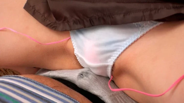 Screenshot 15 from ARM-979 Miyazawa Chiharu: Transmitting the Vibrations of a Hidden Vibrator Through Panties, Aroma